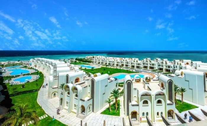 Gravity Hotel & Aqua Park - Image 1